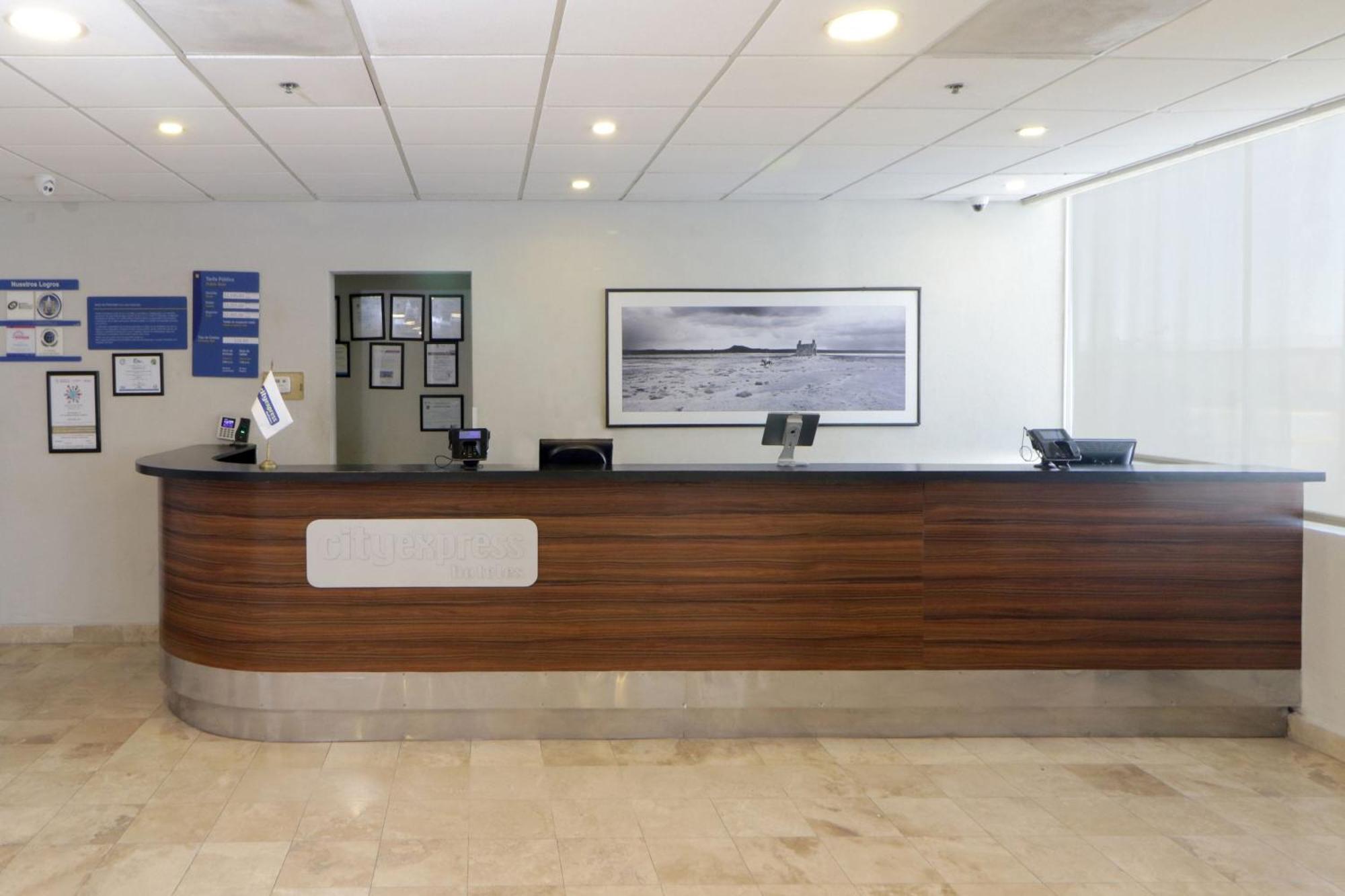 City Express By Marriott Nuevo Laredo Exterior foto