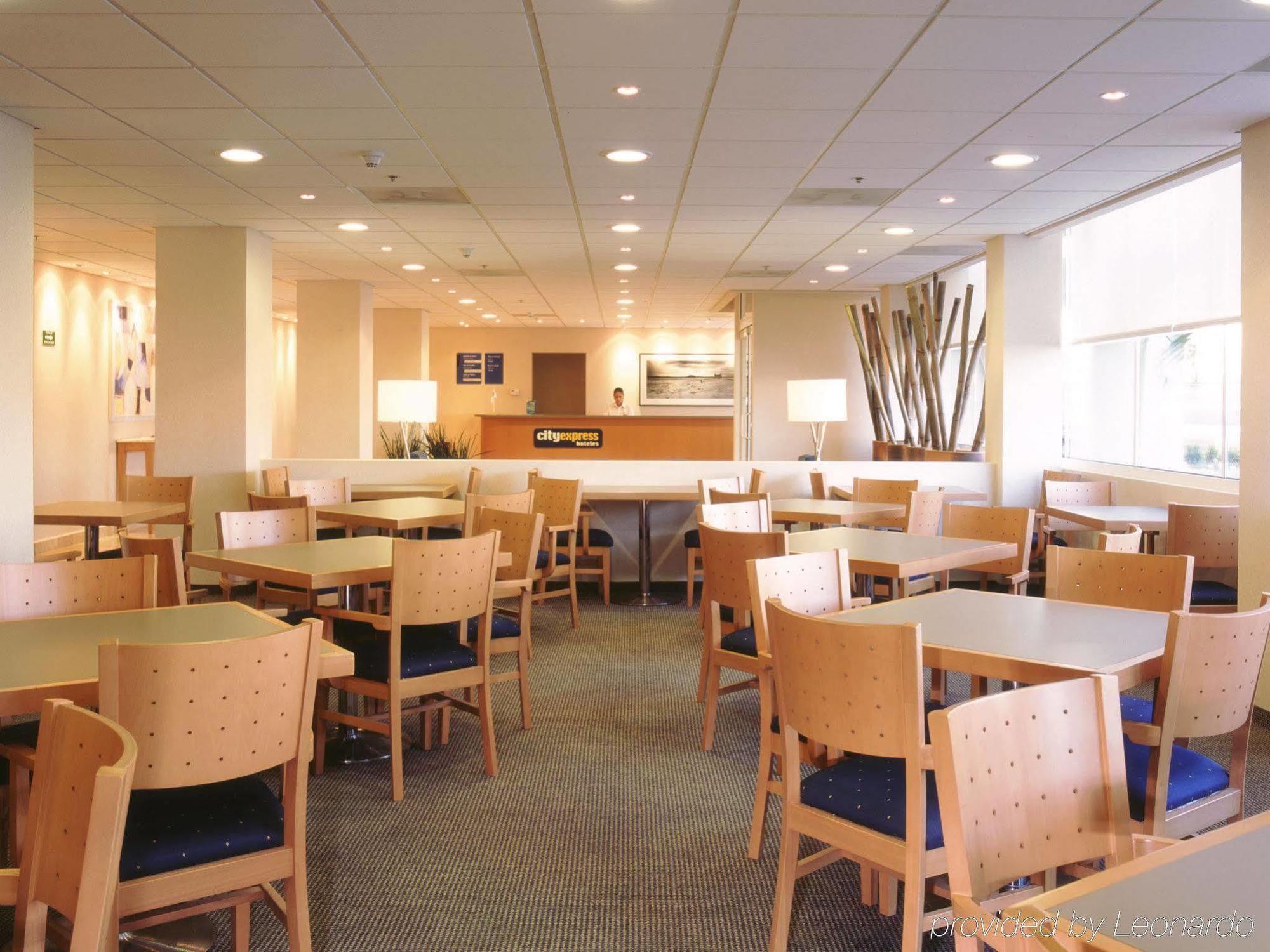City Express By Marriott Nuevo Laredo Restaurante foto